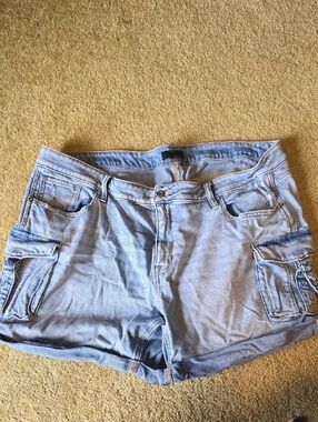 Edgely Women's Light Blue Denim Cargo Shorts